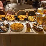 Le Lana Hotel 5*