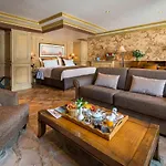 Le Lana Hotel 5*