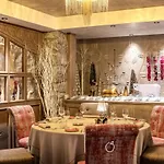 Le Lana Hotel 5*